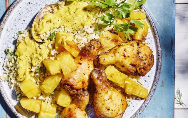 Zomerse kipcurry met gegrilde ananas