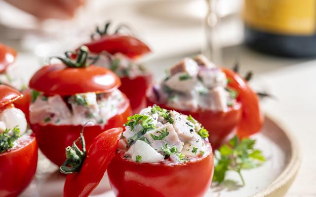 Gevulde trostomaatjes met hamsalade