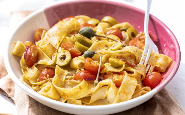 Pappardelle met harissa, olijven en ingemaakte citroen