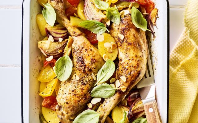 Traybake met paprikamix, kip en krieltjes