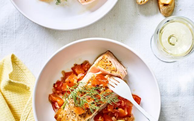 Gebakken zalmfilet met paprikarelish