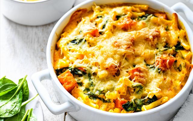 Macaroni met pompoen, spinazie en ricotta
