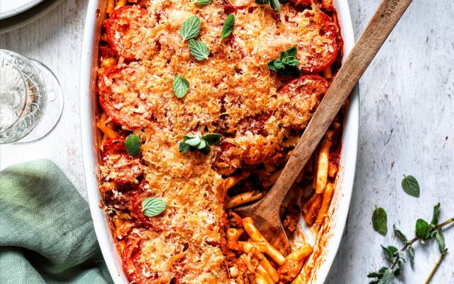 Macaroni met tomaten-gehaktsaus