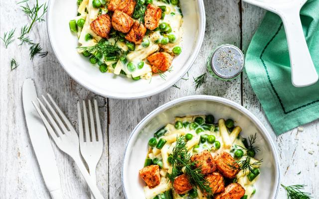 Macaroni met zalm en citroensaus