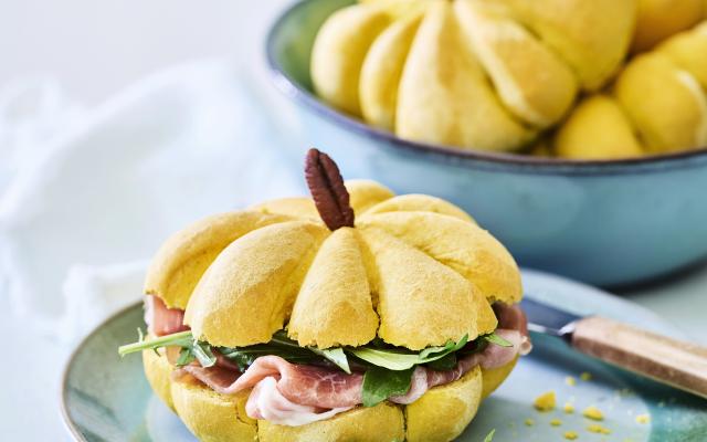 Hartige pompoenbroodjes
