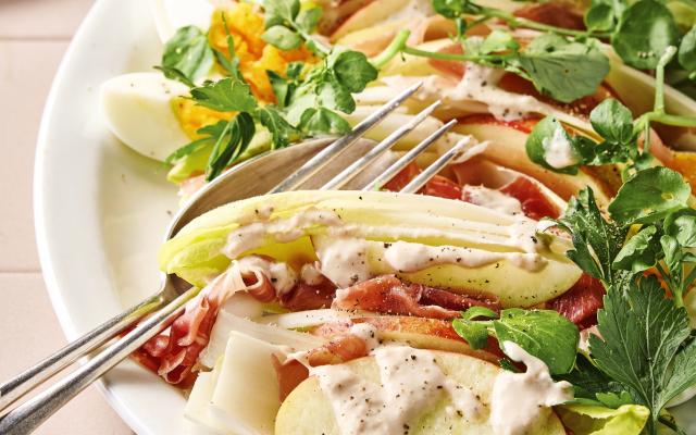 Salade de chicons et jambon cru, sauce au thon