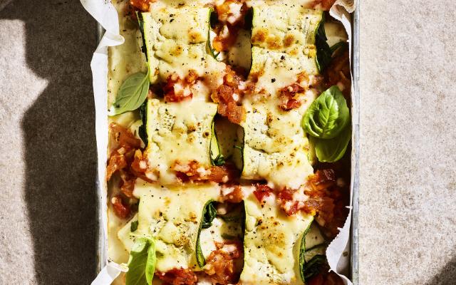Cannelloni van courgette met spinazie en mozzarella