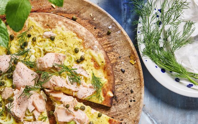 Gluten- en lactosevrije pizza met zalm