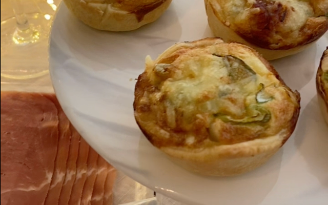 Mini-quiches met ham en prei