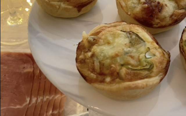 Mini-quiches met ham en prei
