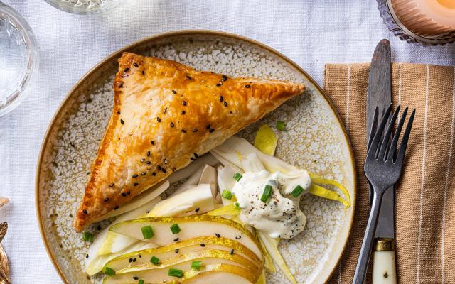 Pompoenflapjes met peer-witloofslaatje