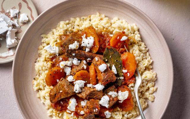 Griekse stoofpot met lamsvlees (kokkinisto)