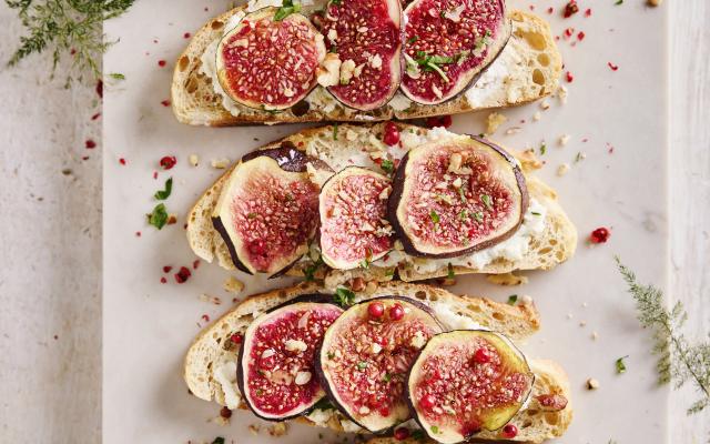 Bruschetta met ricotta en verse vijgen