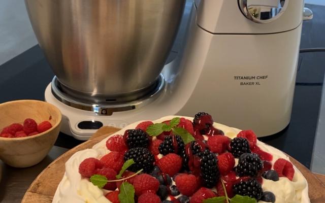 Pavlova met verse bosvruchten van Ilse