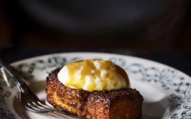 French toast met calvadoskaramel en kardemomroom