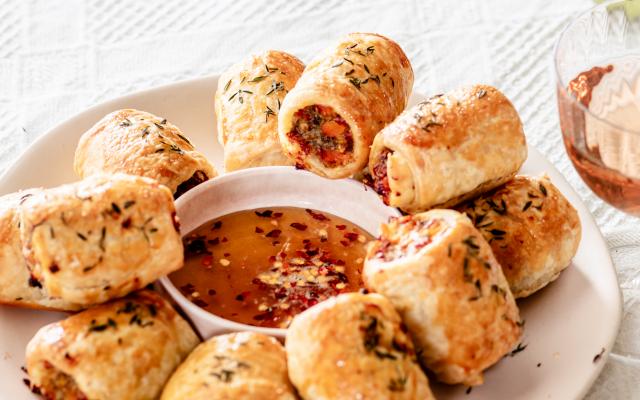 Runderworstenbroodjes met pompoen en hot honey