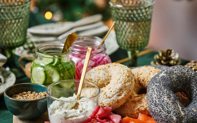 Smørrebrødbagels met gepekelde groenten