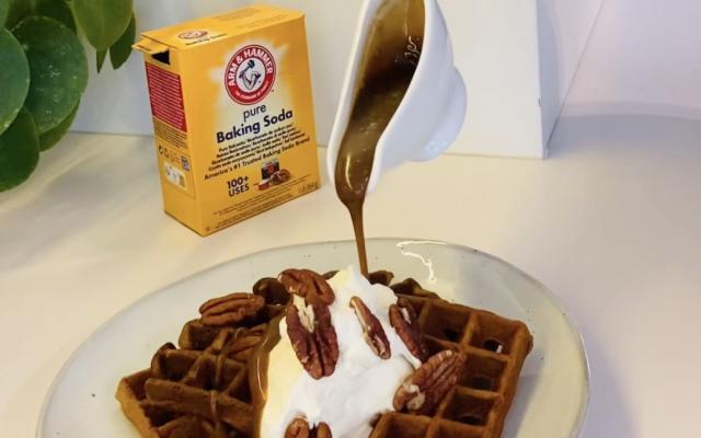 Gaufres de potiron, noix de pécan et caramel salé