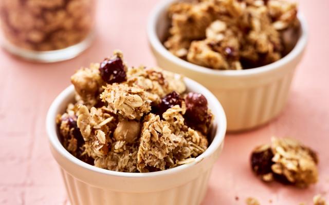 Mueslirotsjes met gedroogd fruit