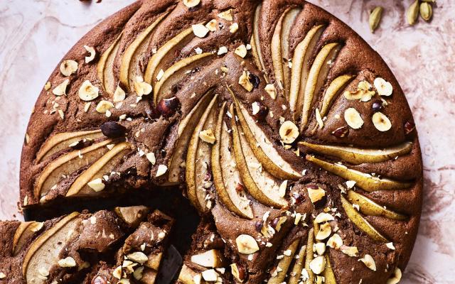 Chocolade-perencake met kardemom en hazelnoten
