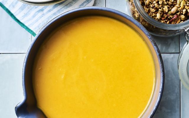 Pompoensoep met hartige granola