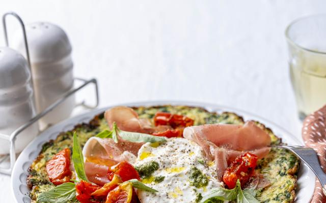 Italiaanse pannenkoeken met burrata en prosciutto