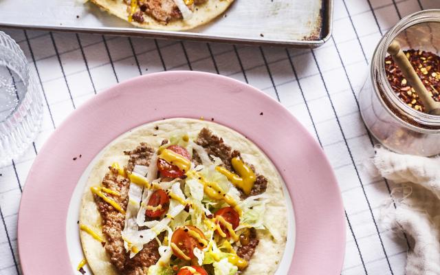 Burgertaco’s met sla en tomaat