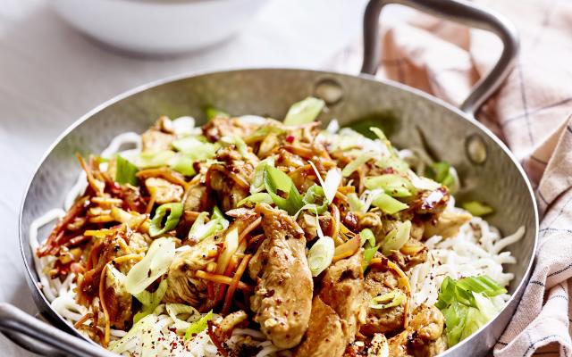 Noedels met kip en groenten