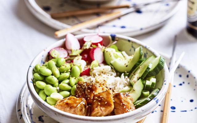 Rijstbowl met sojazalm