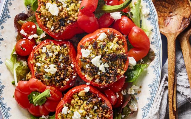 Gevulde paprika met champignons, feta en parelcouscous