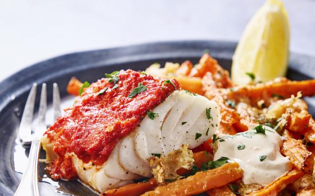 Geroosterde vis met parmezaan-wortelfrietjes