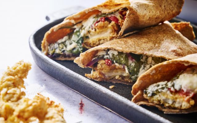 Wrap met krokante kipreepjes en mozzarella