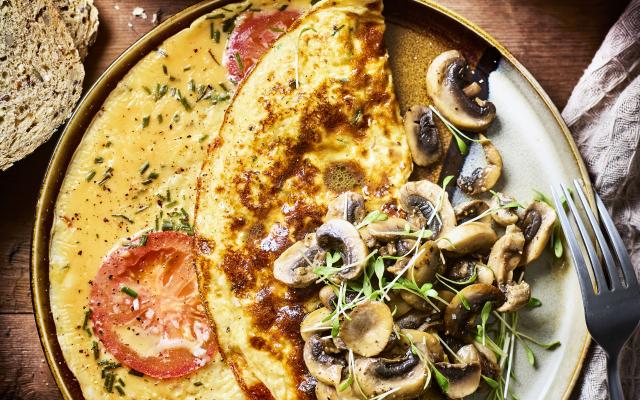 Boerenomelet met gebakken champignons