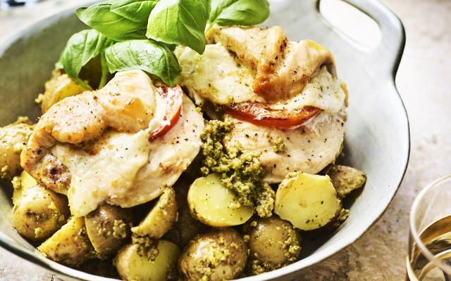 Kip caprese met aardappelslaatje