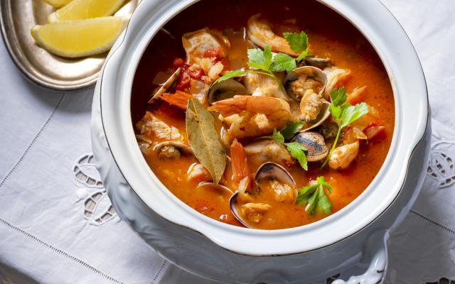 Cioppino: vissoep met vongole, scampi’s en zeebaars