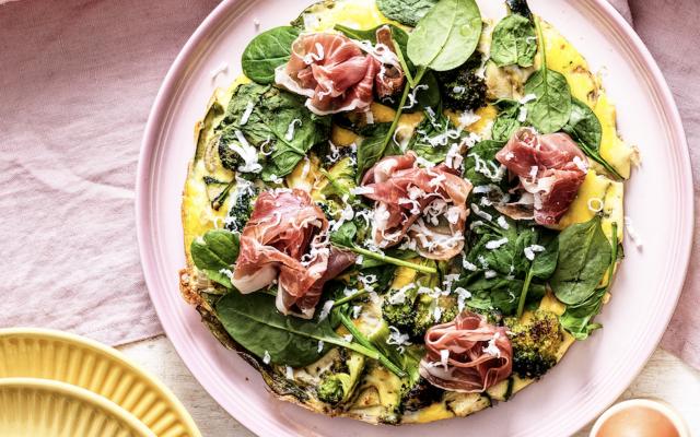 Kruidige frittata met parmaham en pecorino