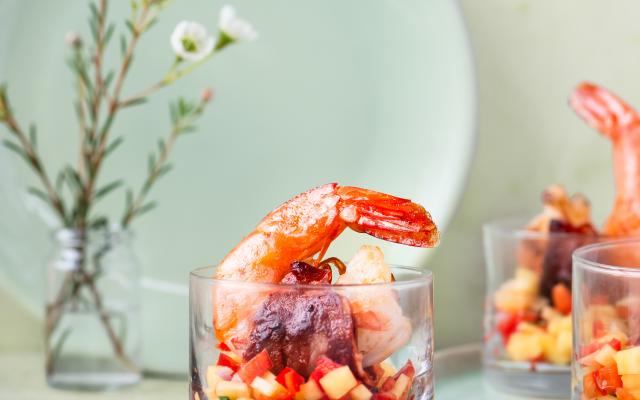 Scampiglaasje met paprika-mangosalsa