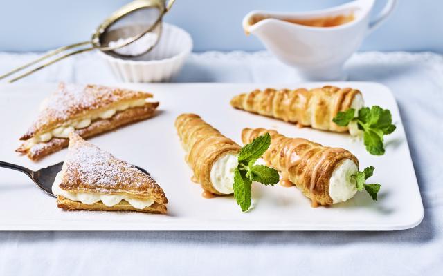 Bladerdeegworteltjes met wittechocolademousse