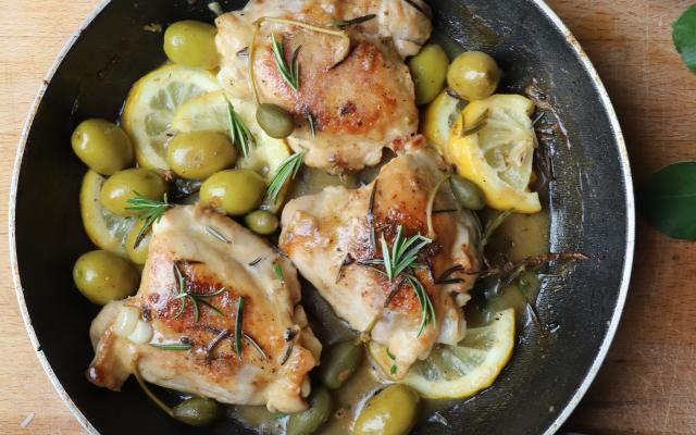 Kip met citroen en olijven