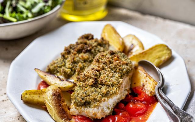 Wittevisfilet met een korstje van ­citruspesto en broodkruim