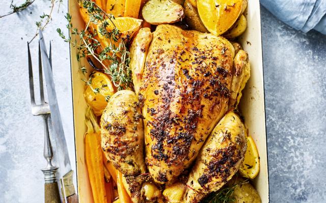 Sinaasappelkip met tijm en honing