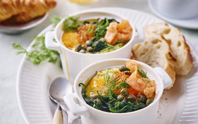 Oeufs en cocotte met zalm