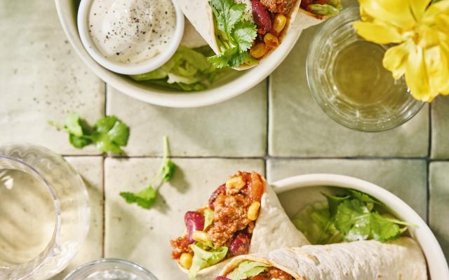 Wraphoorntjes met snelle chili con carne