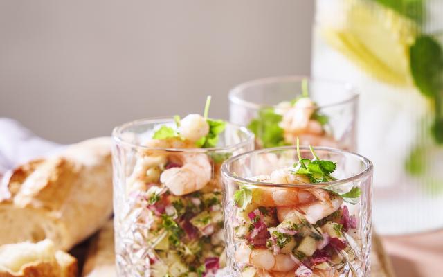 Cocktailgarnalen met appelsalsa en mierikswortelsausje