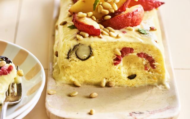 Semifreddo met ­lemoncurd en fruit
