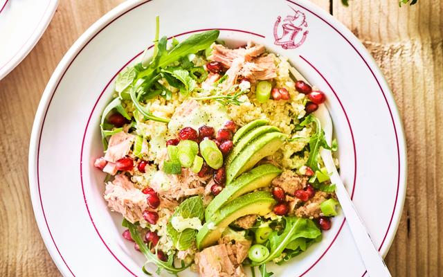 Tonijn-quinoasalade met basilicumdressing