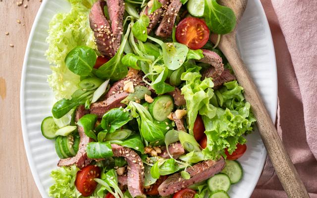 Aziatische biefstuksalade met chiliolie