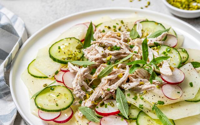 Salade met meloen, kip en yoghurtdressing