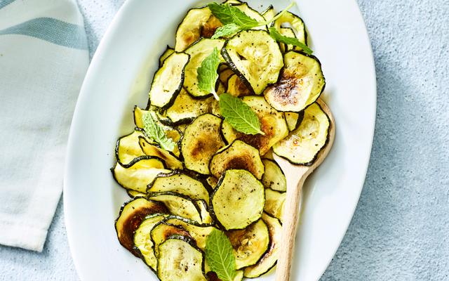 Italiaanse gemarineerde courgette