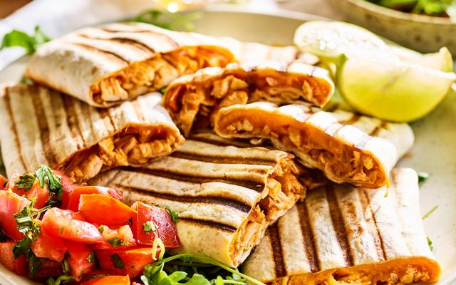 Burrito’s met pulled chicken en cheddar